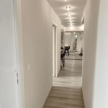 Apartment 2 Et Salon