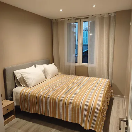 2 Et Salon Apartment